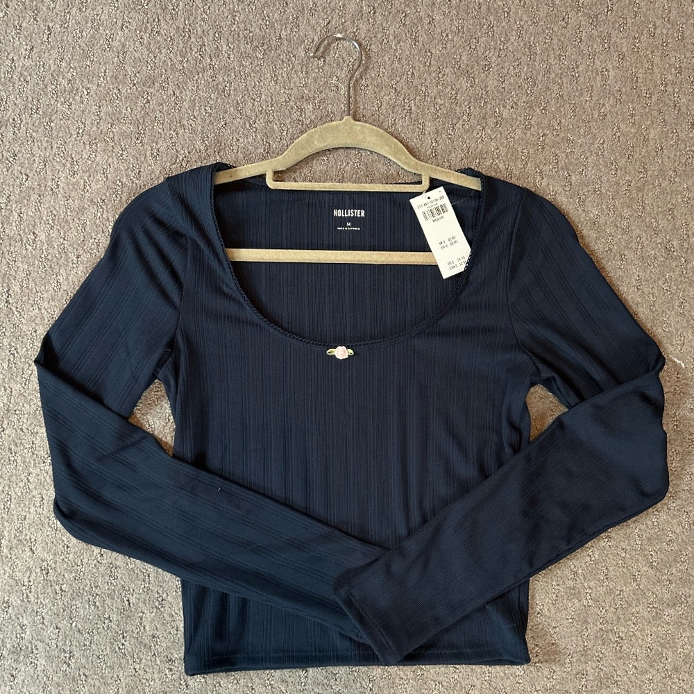 Hollister long sleeve, size M, navy blue